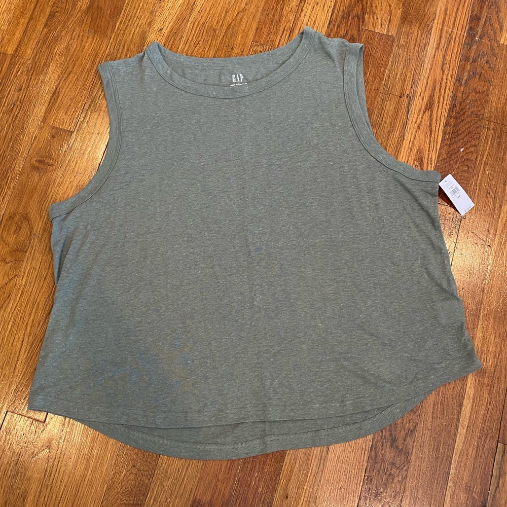 Womens Gap sage green linen blend tank top, XXL.